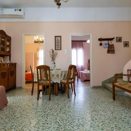 Chania Vintage Escape - Sea View Gem By Old Port *