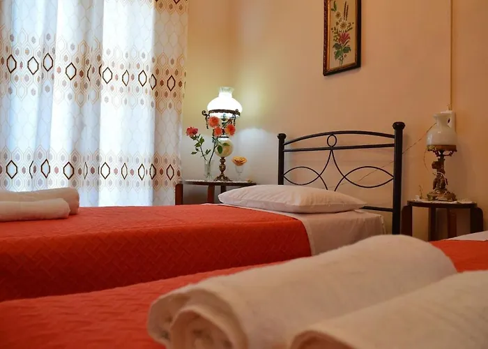 Апартаменти Chania Vintage Escape - Sea View Gem By Old Port