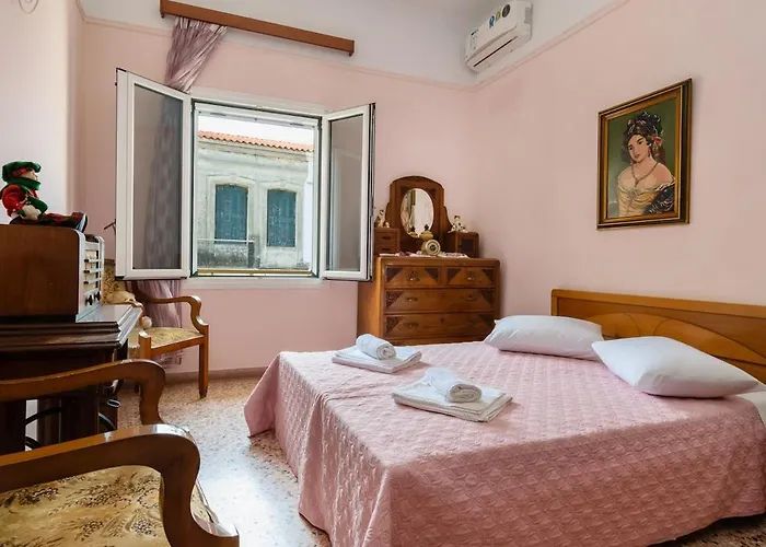 Chania Vintage Escape - Sea View Gem By Old Port Ханья (Крит)