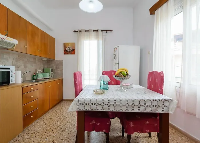 Апартаменти Chania Vintage Escape - Sea View Gem By Old Port