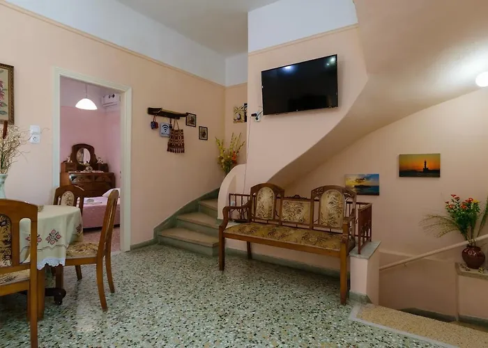 Chania Vintage Escape - Sea View Gem By Old Port Ханья (Крит)