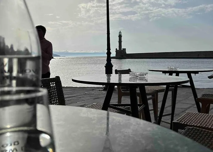 Апартаменти Chania Vintage Escape - Sea View Gem By Old Port Ханья (Крит)