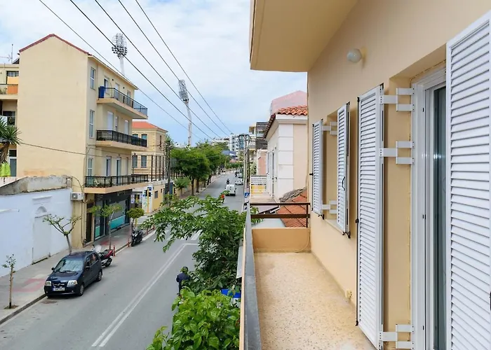 Chania Vintage Escape - Sea View Gem By Old Port Апартаменти