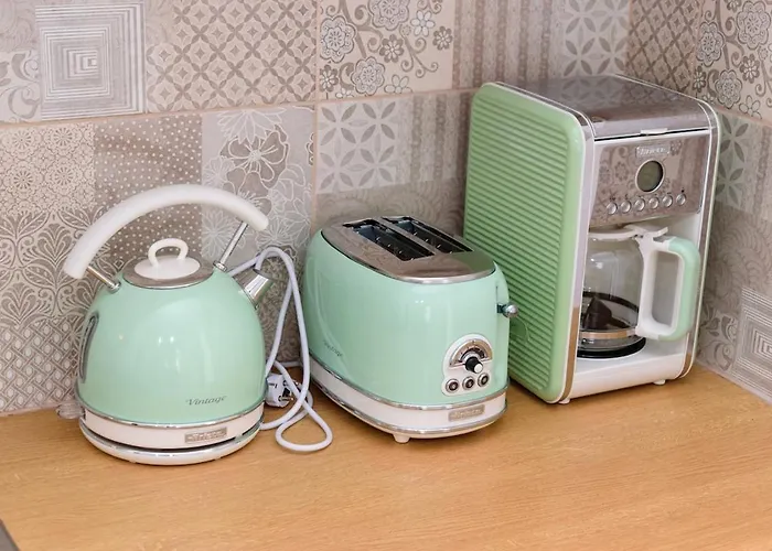 Chania Vintage Escape - Sea View Gem By Old Port *