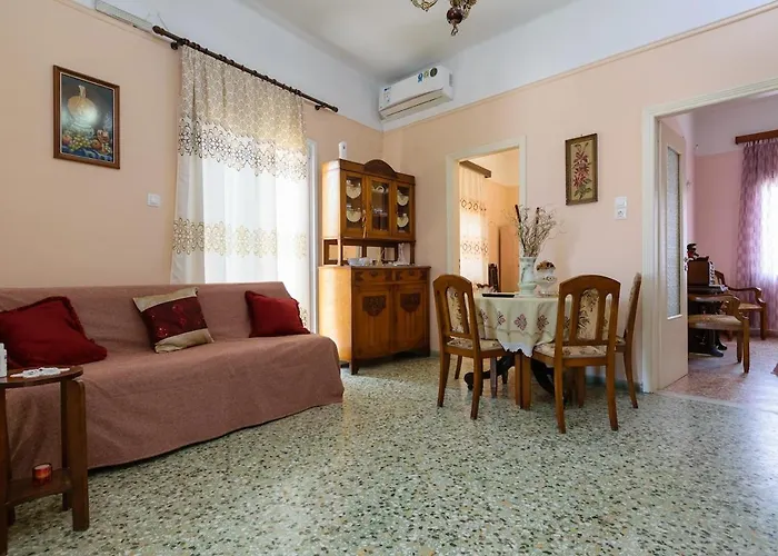 Chania Vintage Escape - Sea View Gem By Old Port Ханья (Крит)