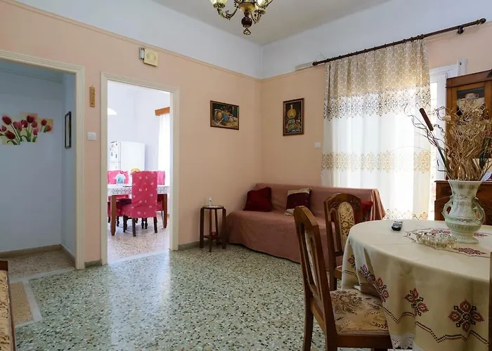 Апартаменти Chania Vintage Escape - Sea View Gem By Old Port Ханья (Крит)