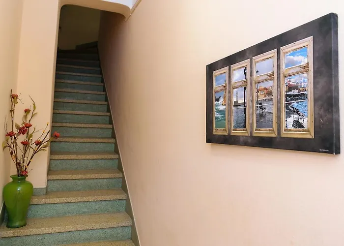 Апартаменти Chania Vintage Escape - Sea View Gem By Old Port Ханья (Крит)