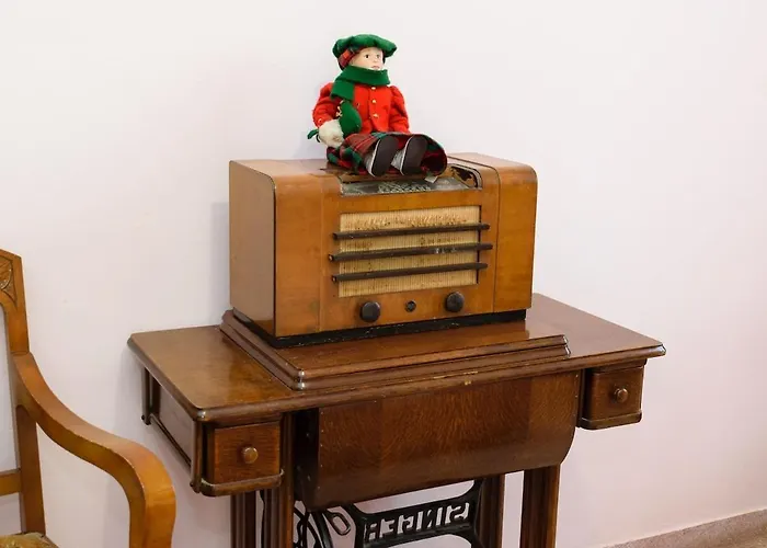 Chania Vintage Escape - Sea View Gem By Old Port *